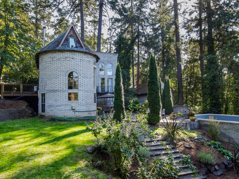 More Photos Of 1820 E 28th Ave, Eugene Multifamily For Sale