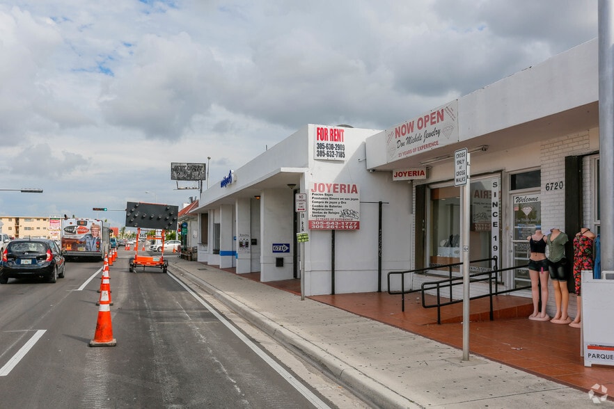 More Photos Of 6708-6716 W Flagler St, Miami Office For Lease