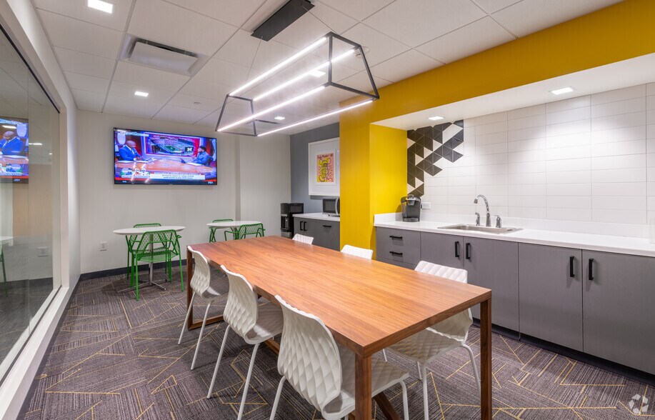 More Photos Of 15 Court Sq, Boston Office For Lease