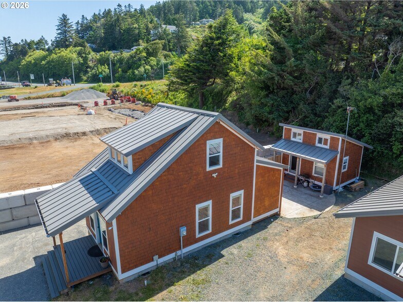 More Photos Of 29940 Harbor Way, Gold Beach Apartments For Sale