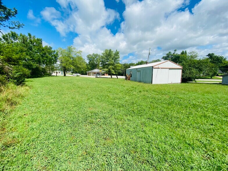 More Photos Of 823 Highway 56, Calico Rock Office For Sale