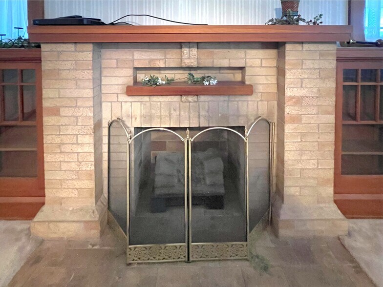 More Photos Of 621 E Broadway St, Altus Office Residential For Sale