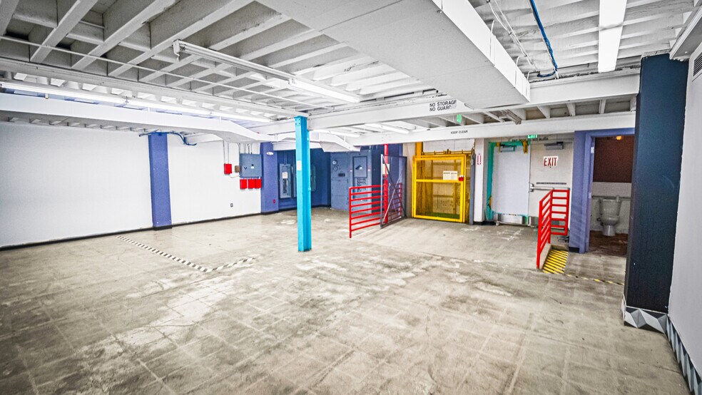 More Photos Of 236-242 Pine Ave, Long Beach Storefront Retail Office For Lease