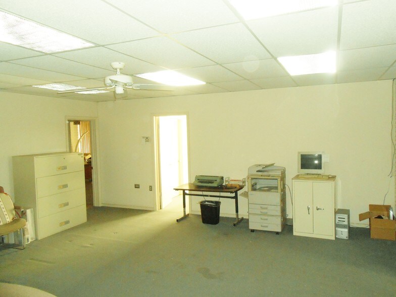 More Photos Of 301 W 44th St, Corpus Christi Manufacturing For Sale