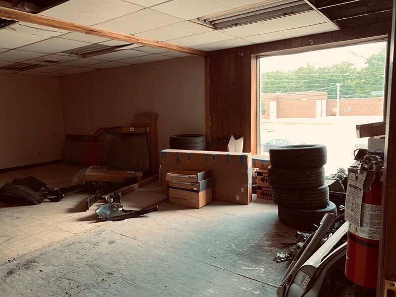 More Photos Of 4440 Salem Ave, Dayton Auto Repair For Sale