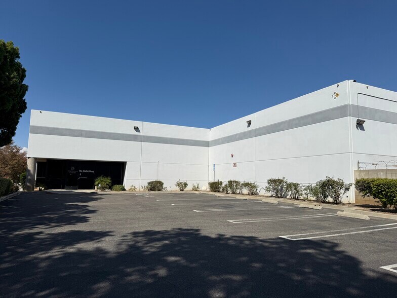 Primary Photo Of 391 Elizabeth Ln, Corona Warehouse For Lease