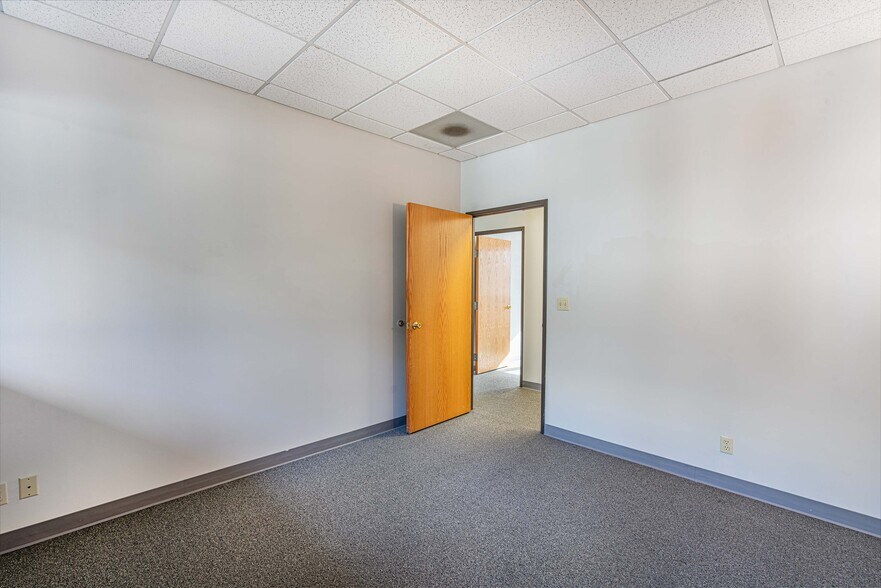 More Photos Of 2448 Guerneville Rd, Santa Rosa Medical For Lease