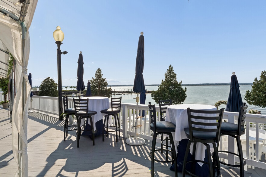 More Photos Of 62 Cove St, New Haven Specialty For Sale