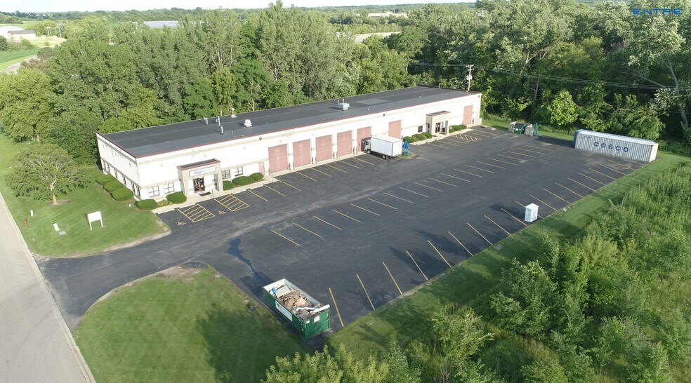 More Photos Of 950 Greenlee St, Marengo Warehouse For Lease