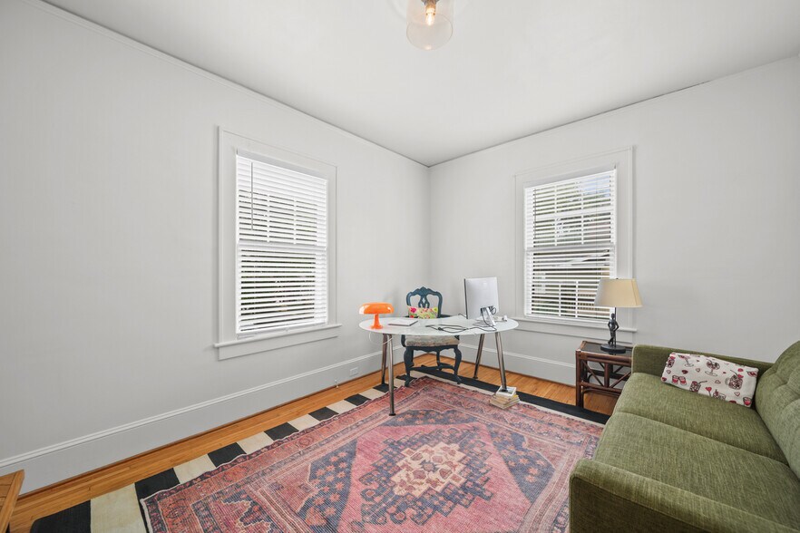 More Photos Of 610 Hawthorne Ln, Charlotte Office Residential For Sale