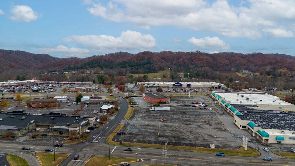 More Photos Of 1375 Volunteer Pky, Bristol Unknown For Lease