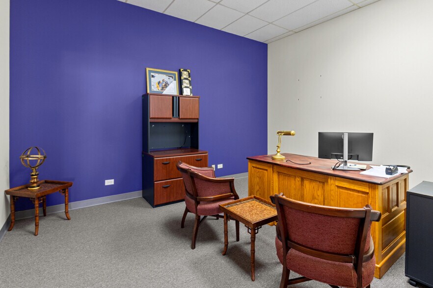 More Photos Of 114-118 E Calhoun St, Woodstock Freestanding For Lease