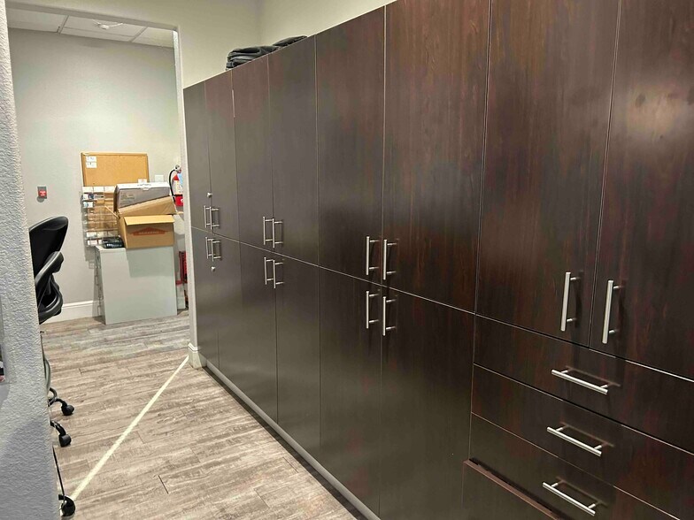 More Photos Of 7148 Trail Lake Dr, Fort Worth Medical For Sale