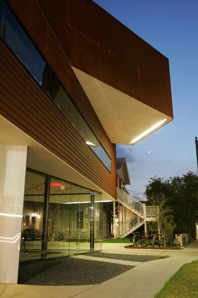 More Photos Of 1111 E 11th St, Austin Office For Sale