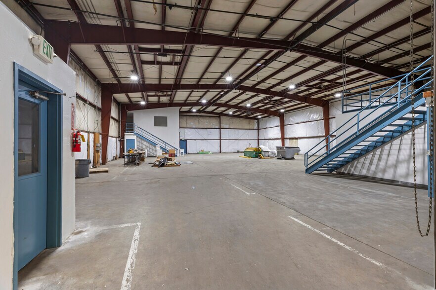 More Photos Of 1321 Railroad Ave, Clovis Warehouse For Lease