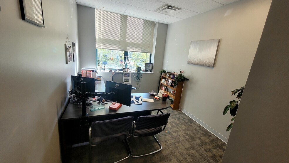 More Photos Of 11 Bowdoin Mill Is, Topsham Office For Lease
