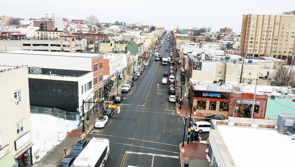 More Photos Of 6110 Bergenline Ave, West New York Storefront Retail Residential For Lease
