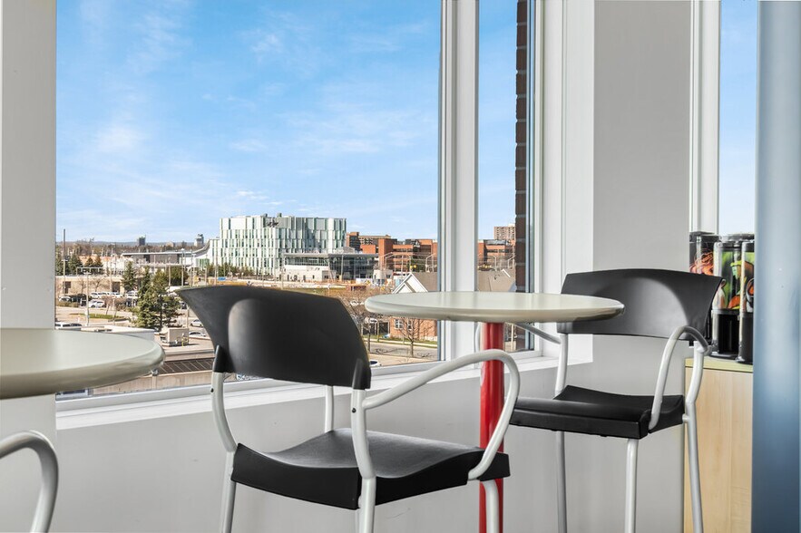 More Photos Of 1 Chrysalis Way, Ottawa Office For Lease