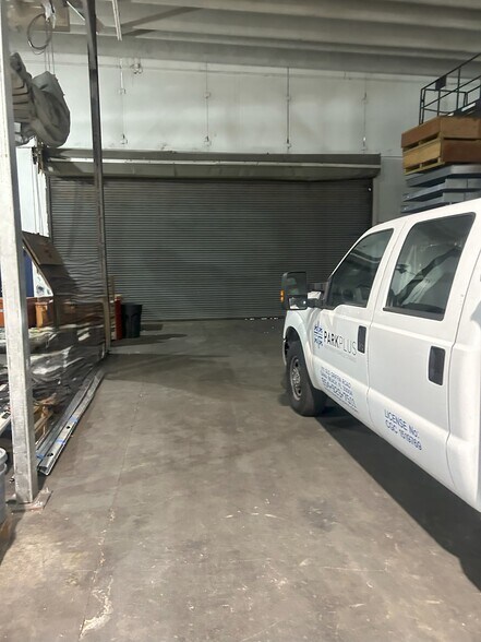 More Photos Of 1111 Old Griffin Rd, Dania Beach Distribution For Lease