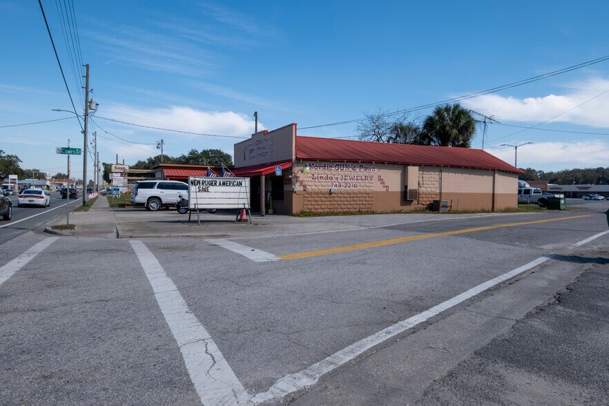 More Photos Of 324 S Main St, Wildwood Freestanding For Sale