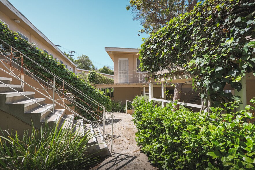 More Photos Of 10340-10360 Bellwood Ave, Los Angeles Apartments For Sale