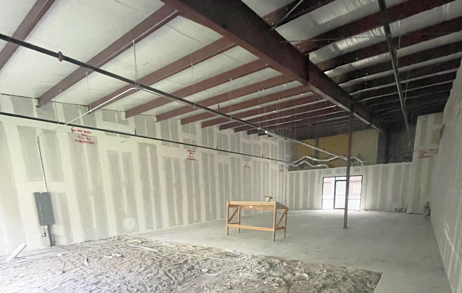 More Photos Of 7645 Merrill Rd, Jacksonville Unknown For Lease