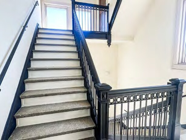 More Photos Of 647 W Virginia St, Milwaukee Office Residential For Lease