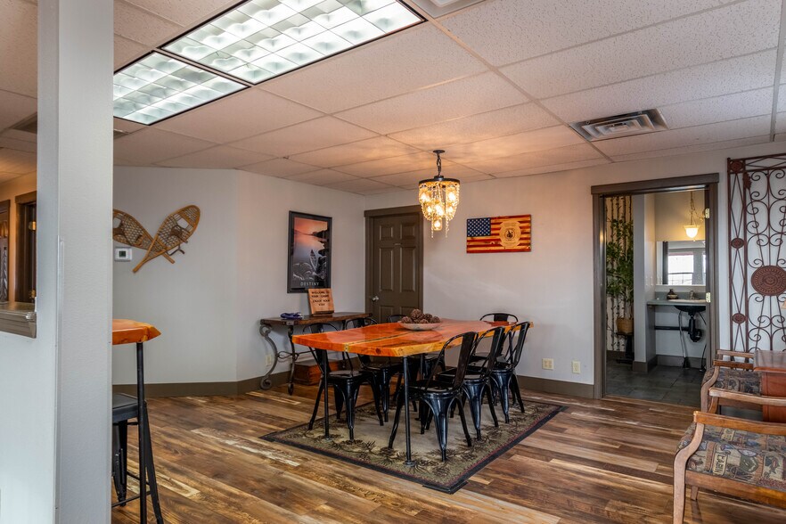 More Photos Of 609 S Middlefork Rd, Garden Valley Office For Sale