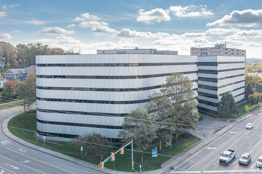 More Photos Of 3401 West End Ave, Nashville Office For Lease