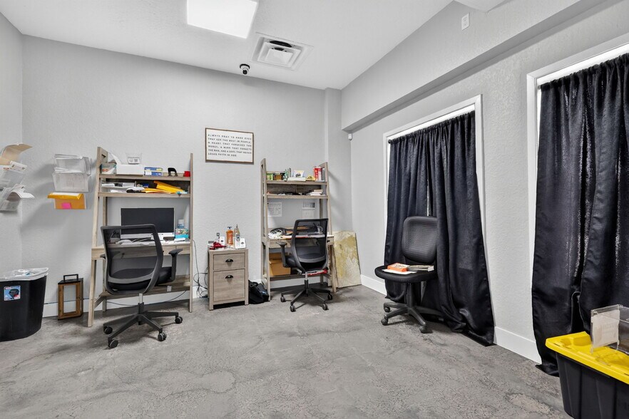 More Photos Of 3319 13th St, Saint Cloud Warehouse For Sale