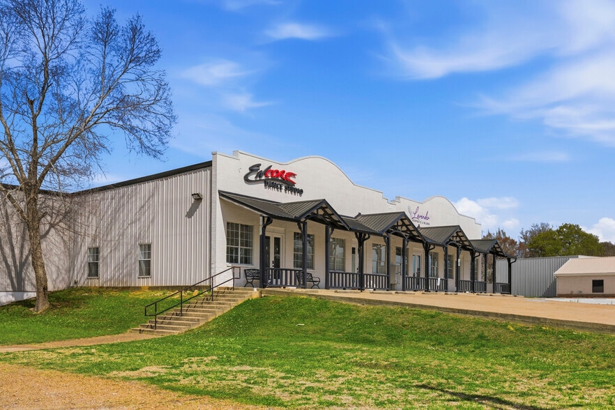 More Photos Of 148 Weisenberger Rd, Madison Flex For Lease