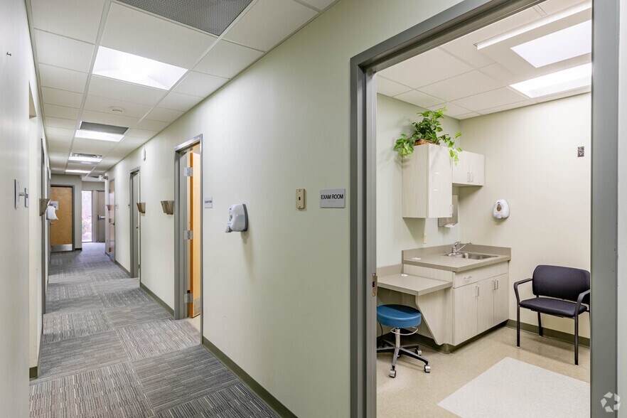 More Photos Of 419 Coyle Curtain Rd, Monongahela Medical For Sale