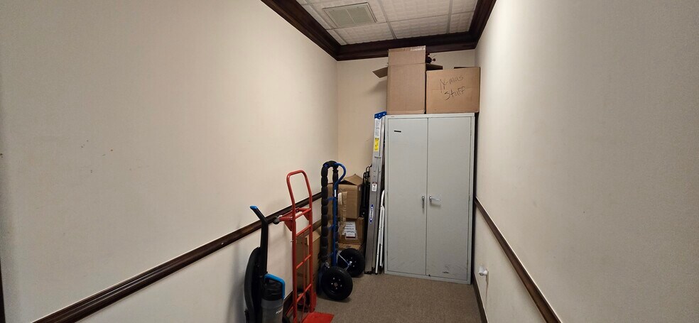 More Photos Of 2375 Tamiami Trl N, Naples Loft Creative Space For Sale