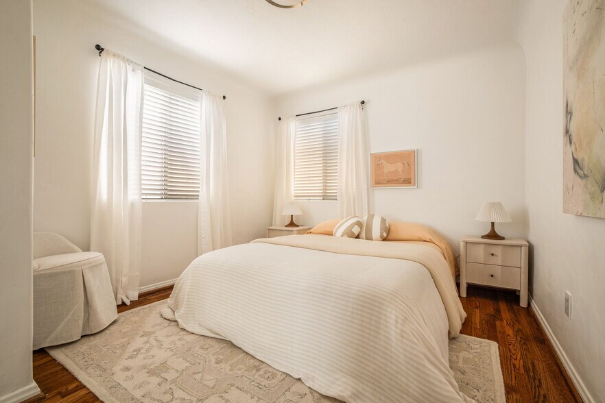 More Photos Of 121 N Avenue 59, Los Angeles Office Residential For Sale