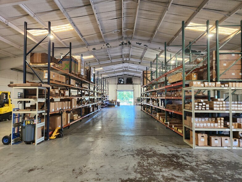 More Photos Of 5365 Willis Rd, Theodore Service For Sale