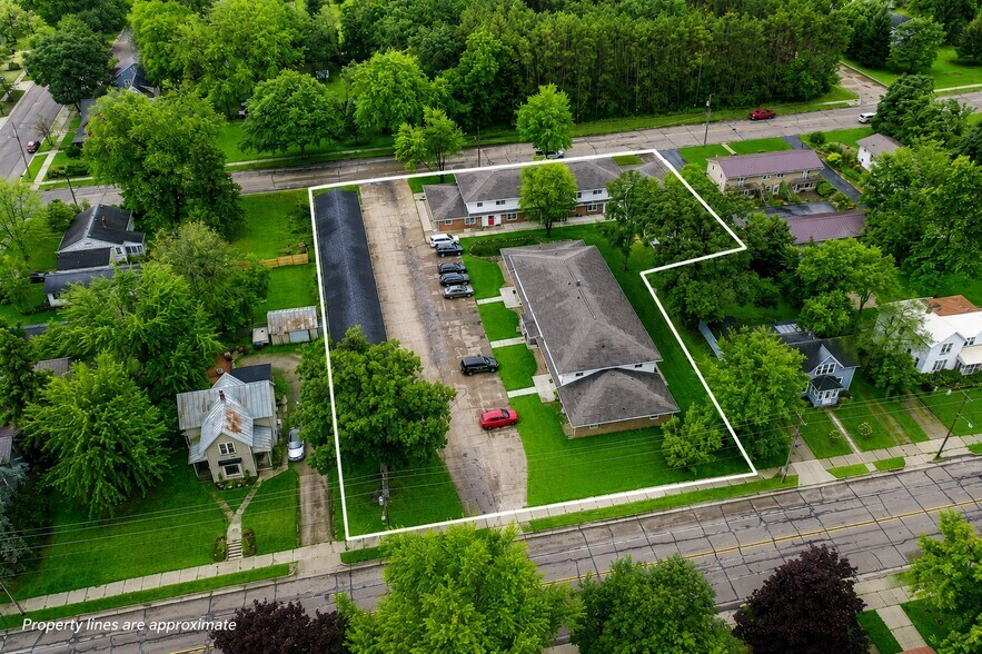 More Photos Of 415 W Fulton St, Waupaca Apartments For Sale