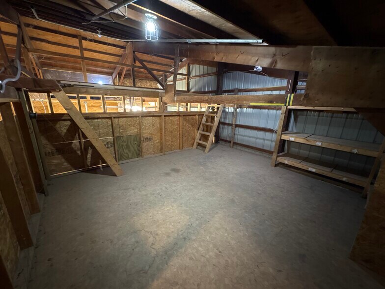 More Photos Of 703 Widewater Dr, Lafayette Warehouse For Lease