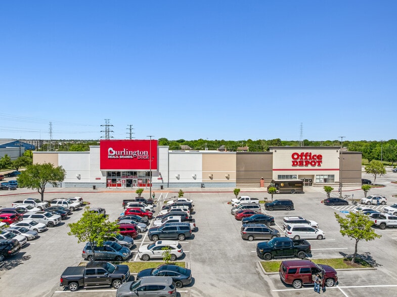 Primary Photo Of , Pasadena General Retail For Sale