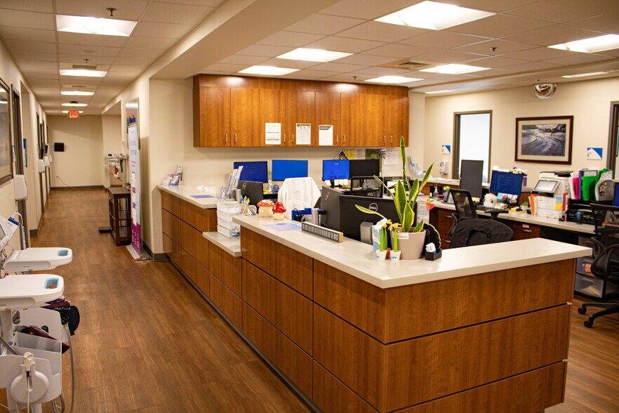 More Photos Of 4501-4551 Davis Hwy, Pensacola Medical For Sale