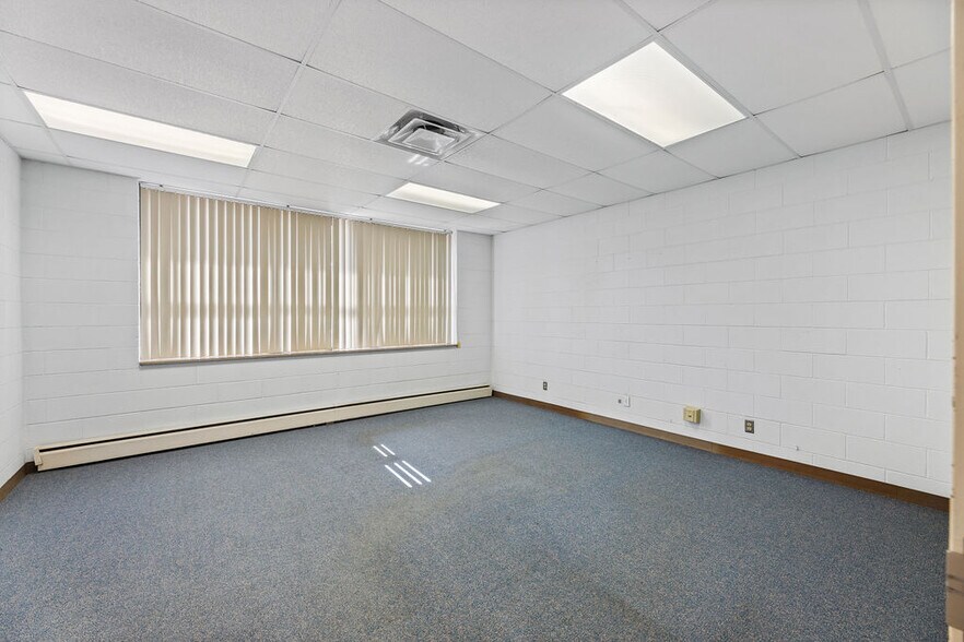 More Photos Of 110 Danville Pike, Hillsboro Unknown For Lease