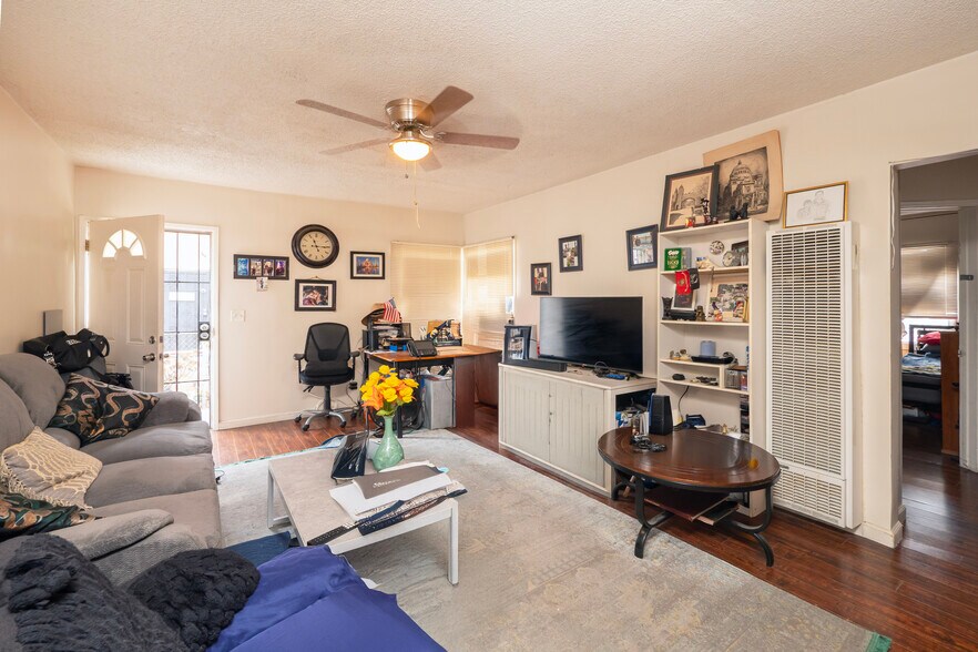 More Photos Of 1931 W 35th Pl, Los Angeles Apartments For Sale