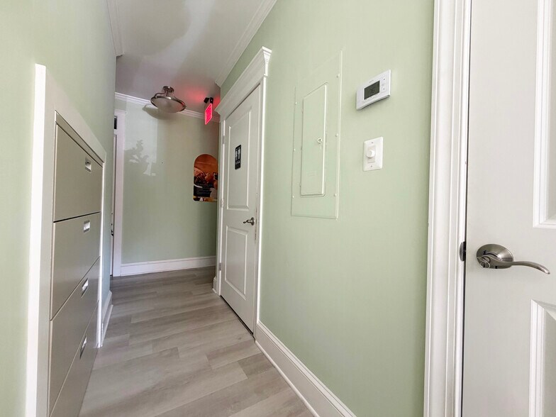 More Photos Of 8937 Shady Grove Ct, Gaithersburg Medical For Sale