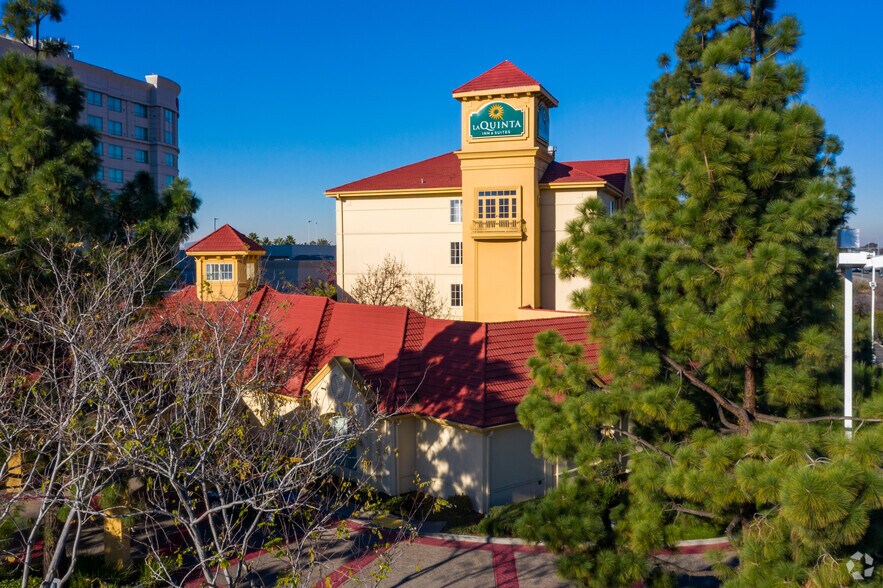 More Photos Of 46200 Landing Pky, Fremont Hotel For Sale