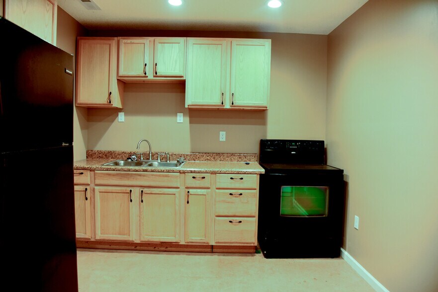 More Photos Of 101 E Byrd Rd, Hartselle Office For Lease