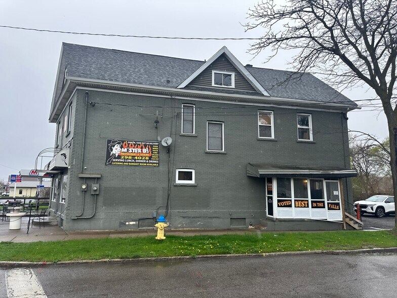 More Photos Of 2201 Hyde Park Blvd, Niagara Falls Restaurant For Sale