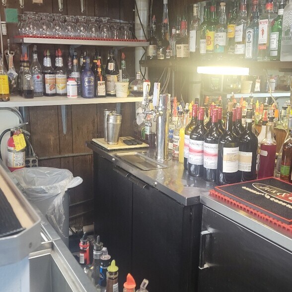 More Photos Of 6535 Allen Rd, Allen Park Restaurant For Sale