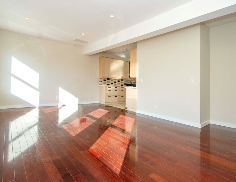 More Photos Of 24 Bosworth St, San Francisco Multifamily For Sale