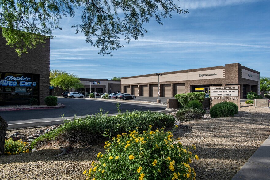 More Photos Of 8245 E Butherus Dr, Scottsdale Auto Repair For Lease