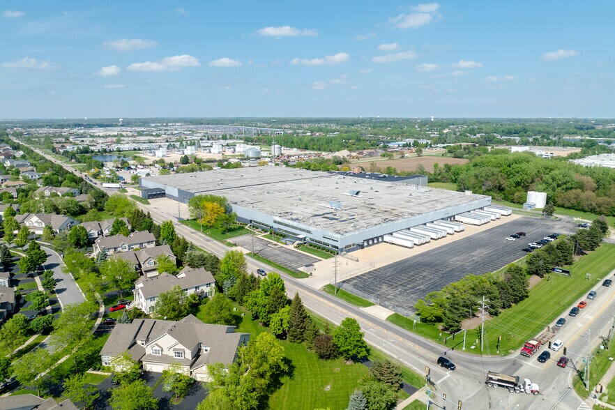 More Photos Of 1717 Gifford Rd, Elgin Manufacturing For Lease