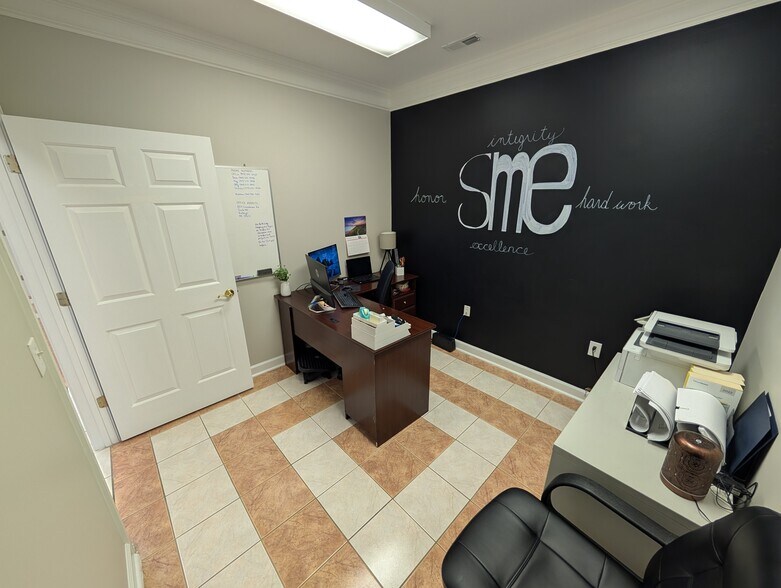 More Photos Of 6511 Creedmoor Rd, Raleigh Office For Lease